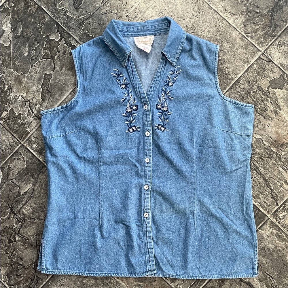 TRADITION Denim Blue Embroidered Button-up Sleeveless Shirt Cottagecore Preppy